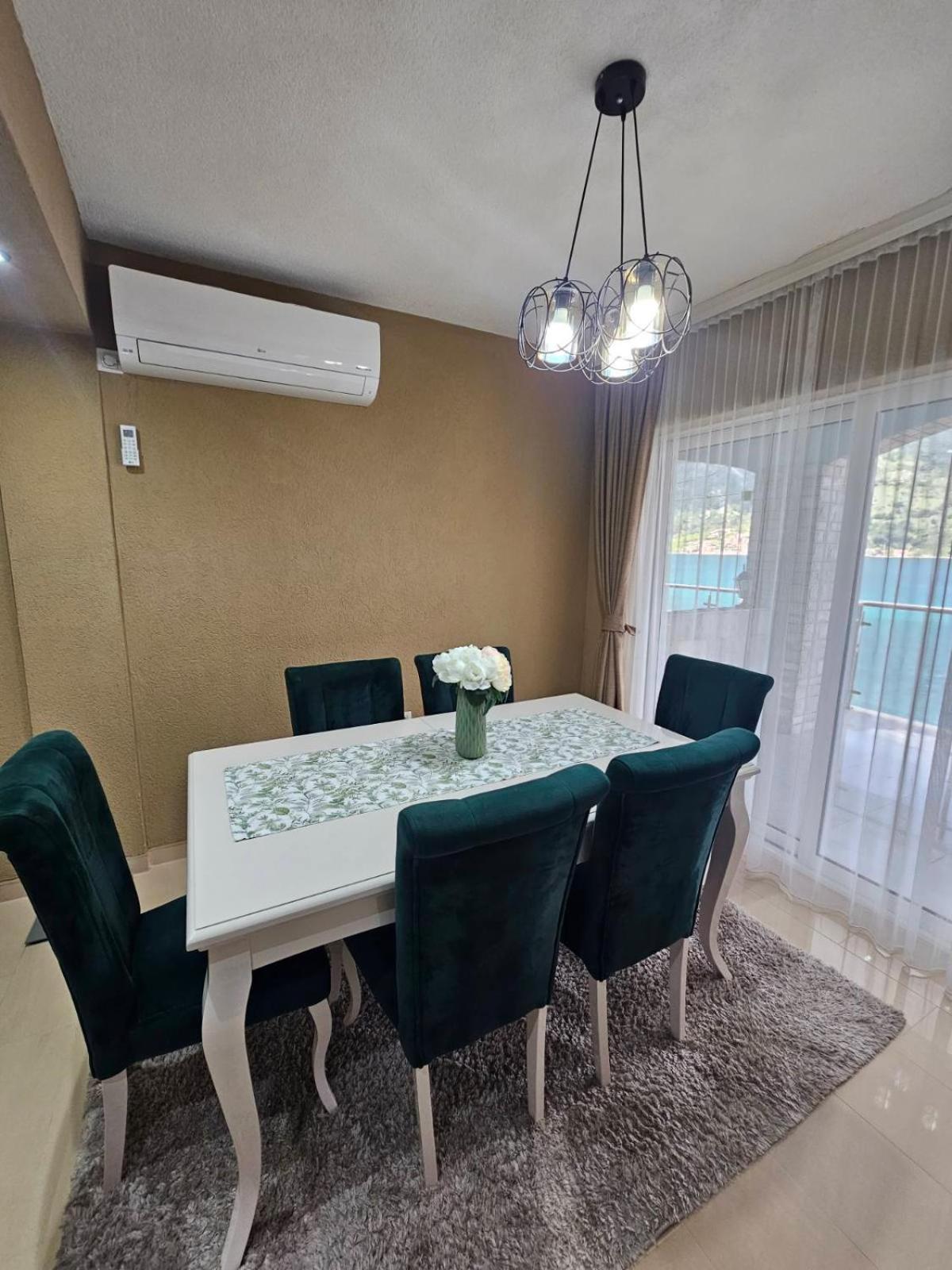 Sun Rays Apartment Kotor Exterior photo